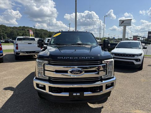 Used 2017 Ford F350 Lariat w/ Lariat Value Package AWD/4WD image 2