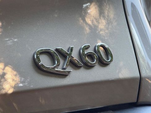 Used 2024 INFINITI QX60 Luxe w/ Cargo Package FWD image 11