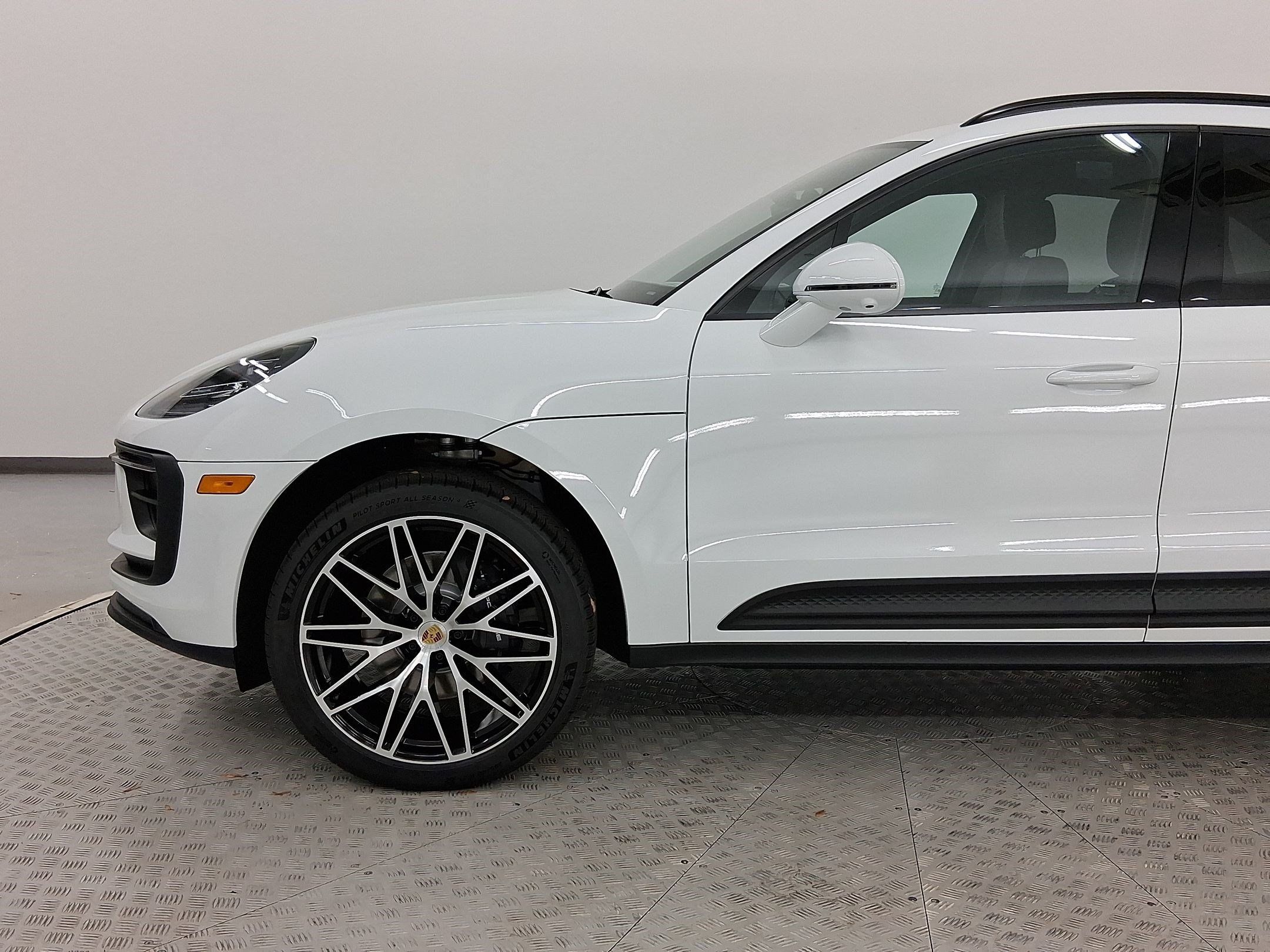 Used 2026 Porsche Macan AWD/4WD image 24