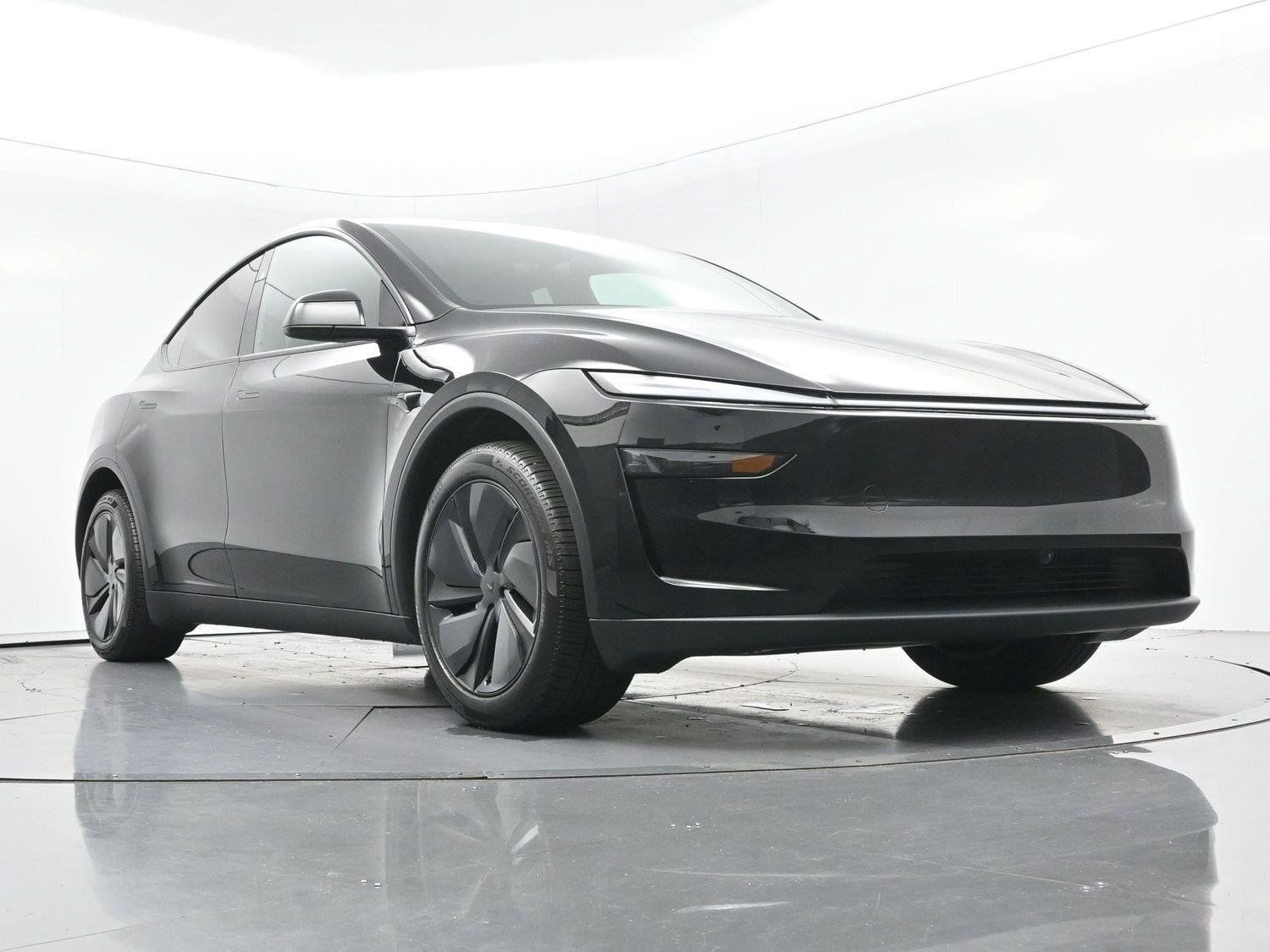 Used 2026 Tesla Model Y 2WD image 39