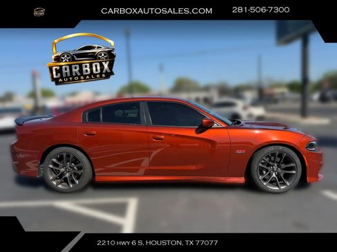 Used 2022 Dodge Charger Scat Pack w/ Harman/Kardon Audio Group RWD image 6