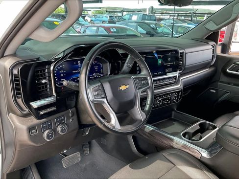 Used 2025 Chevrolet Silverado 2500 LTZ w/ LTZ Premium Package AWD/4WD image 18