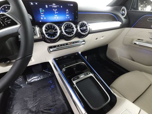 Certified 2026 Mercedes-Benz GLB 250 4MATIC image 14
