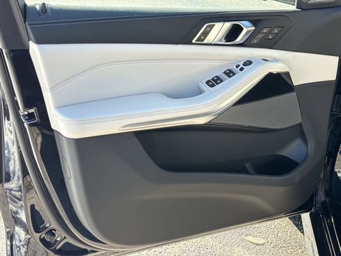 New 2026 BMW X5 xDrive40i w/ Executive Package image 26