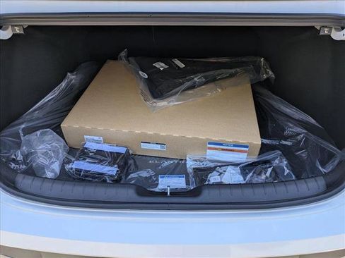 New 2025 Hyundai Elantra Limited image 20