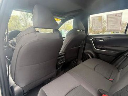 Certified 2024 Toyota RAV4 SE w/ Convenience Package AWD/4WD image 8