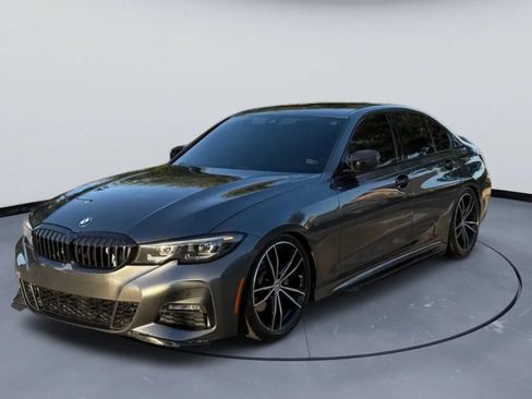 Used 2022 BMW 330i Sedan w/ M Sport Package RWD image 3