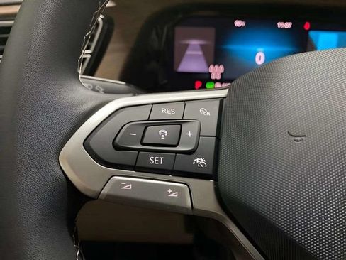 Used 2024 Volkswagen Atlas SE FWD image 37