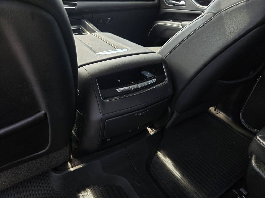 Used 2024 Cadillac Escalade Sport w/ LPO, ONYX Package AWD/4WD image 15