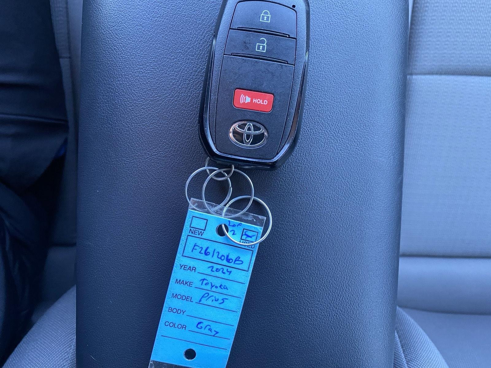 Used 2024 Toyota Prius LE AWD/4WD image 20