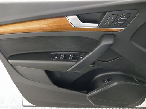 Used 2022 Audi Q5 2.0T Premium w/ Convenience Package image 10