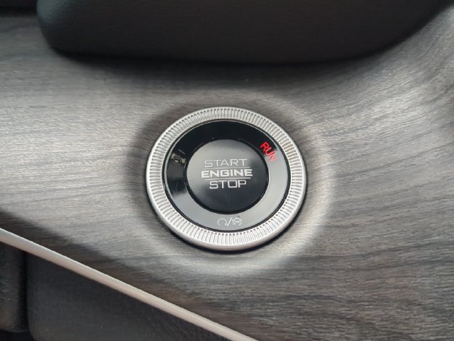 Used 2025 Jeep Grand Cherokee Limited RWD image 34