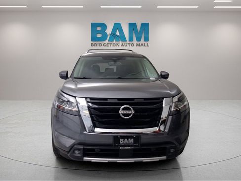 Used 2022 Nissan Pathfinder SL image 2