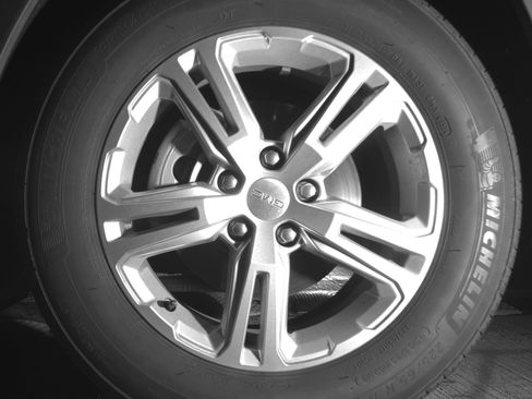 Used 2024 GMC Terrain SLE FWD image 17