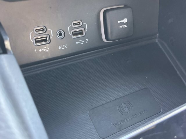 Used 2024 Jeep Grand Cherokee L Limited w/ Luxury Tech Group II AWD/4WD image 37