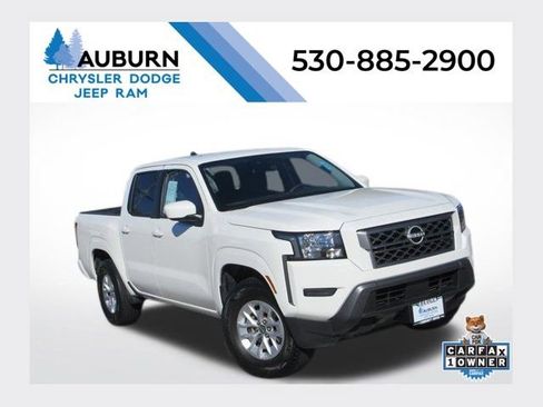 Used 2024 Nissan Frontier SV image 1