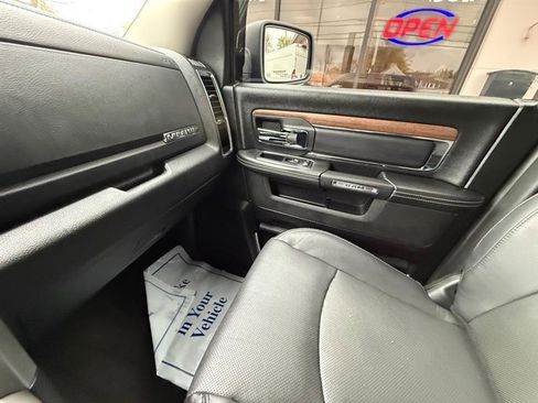 Used 2017 RAM 1500 Laramie w/ Convenience Group AWD/4WD image 25