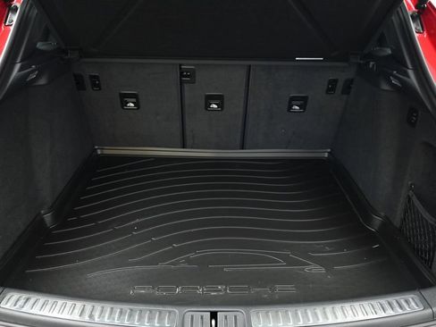Certified 2024 Porsche Macan Turbo AWD/4WD image 30