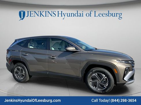New 2026 Hyundai Tucson Blue SE w/ Tow & Go Package AWD/4WD image 2
