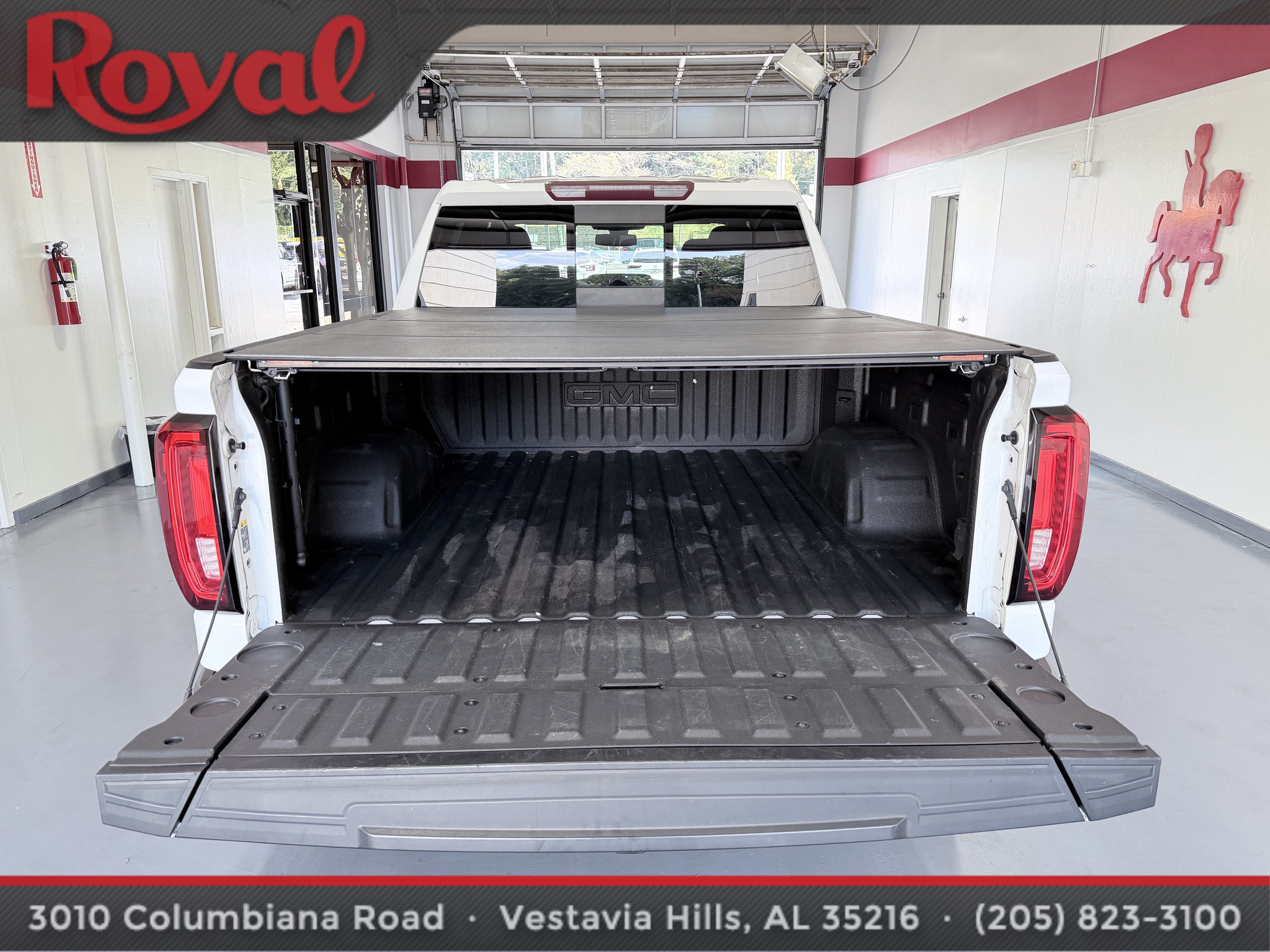 Used 2020 GMC Sierra 1500 SLT w/ SLT Premium Plus Package AWD/4WD image 6