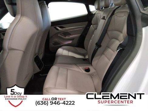 Used 2022 Porsche Taycan image 30