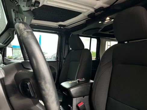 Used 2023 Jeep Wrangler Unlimited Sport image 13