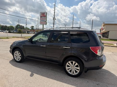 Used 2013 Subaru Forester 2.5X Touring AWD/4WD image 5