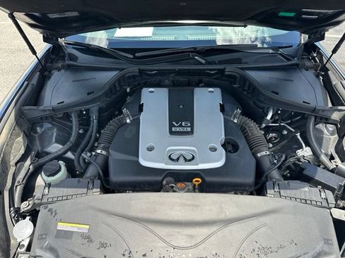 Used 2018 INFINITI Q70 L 3.7 AWD/4WD image 12
