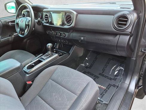 Used 2019 Toyota Tacoma TRD Off-Road AWD/4WD image 20