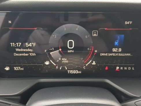 Used 2025 GMC Acadia Elevation image 26