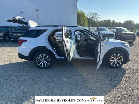 Used 2025 Ford Explorer ST-Line AWD/4WD image 32