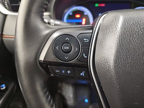 Used 2021 Toyota Venza Limited image 21