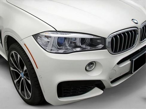 Used 2019 BMW X6 xDrive50i w/ M Sport Package image 8