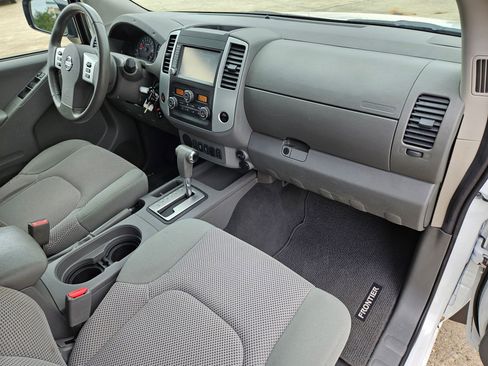 Used 2019 Nissan Frontier SV w/ Value Truck Package RWD image 27