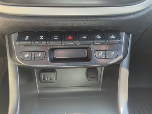 Used 2022 Chevrolet Colorado ZR2 AWD/4WD image 26