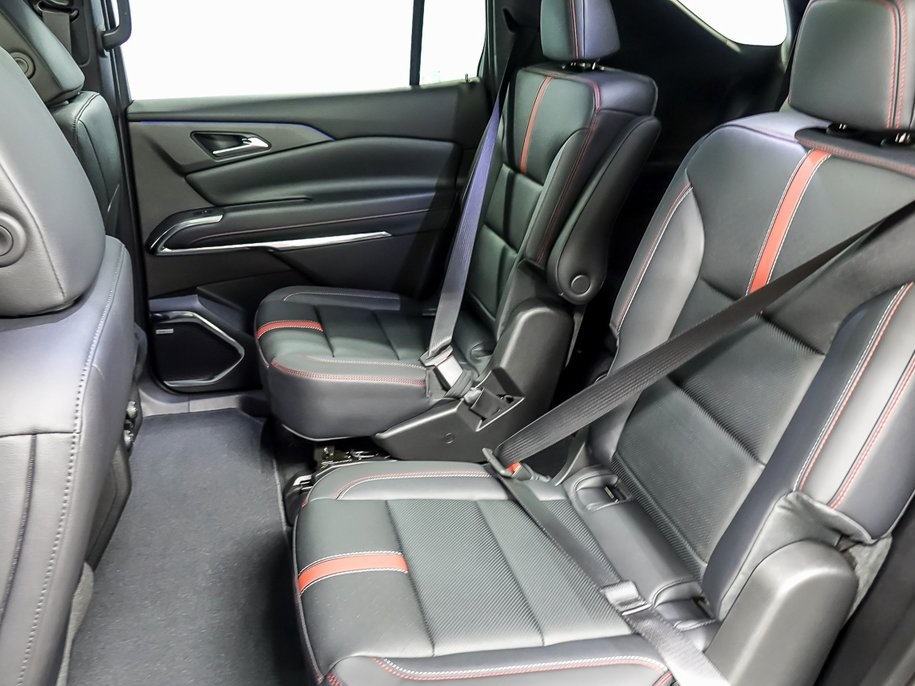 New 2026 Chevrolet Traverse RS w/ LPO, Floor Liner Package AWD/4WD image 11
