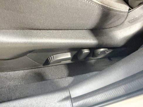 Used 2025 Subaru Crosstrek 2.0i Premium AWD/4WD image 27