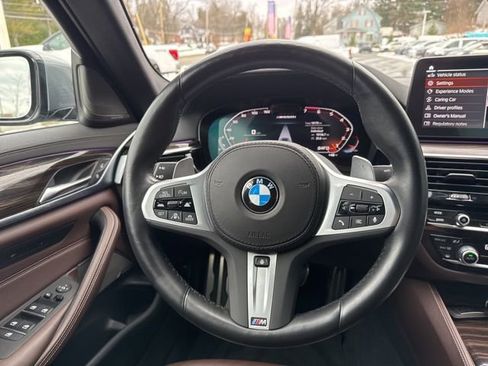 Used 2023 BMW M550i xDrive image 22