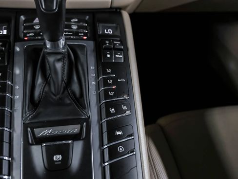 Used 2019 Porsche Macan S image 32