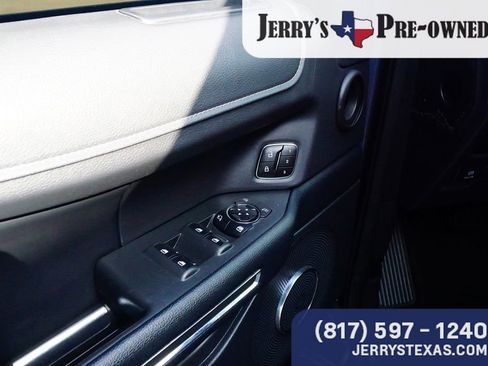 Used 2023 Ford Expedition XLT RWD image 17