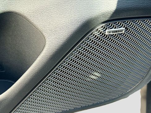 New 2026 Mitsubishi Outlander LE FWD image 18