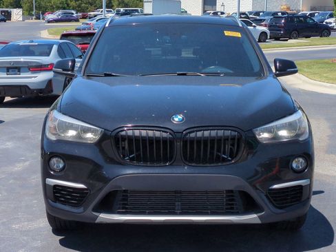 Used 2018 BMW X1 xDrive28i AWD/4WD image 3