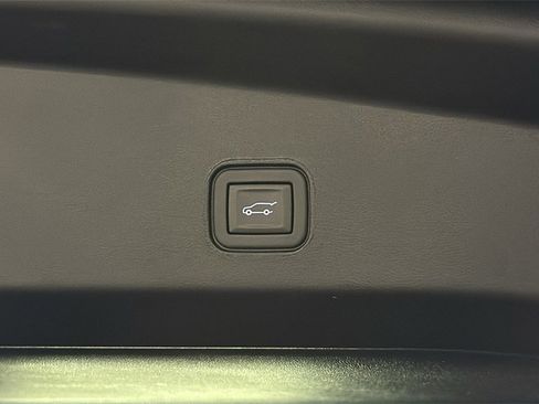 Used 2025 Cadillac Lyriq Sport image 16