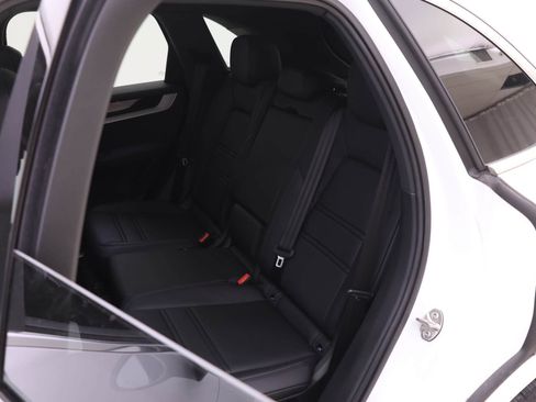 Used 2024 Porsche Cayenne image 15