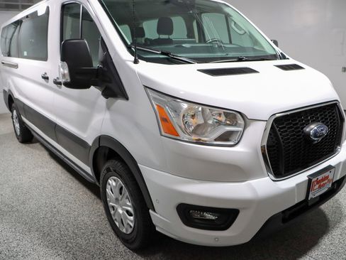 Used 2022 Ford Transit 350 XLT RWD image 5