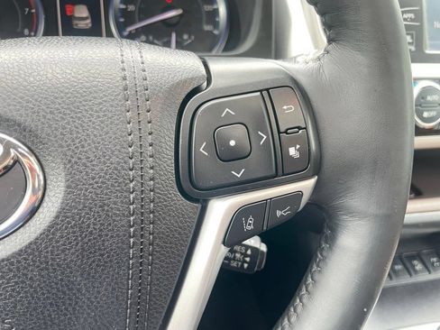 Used 2019 Toyota Highlander Limited AWD/4WD image 26
