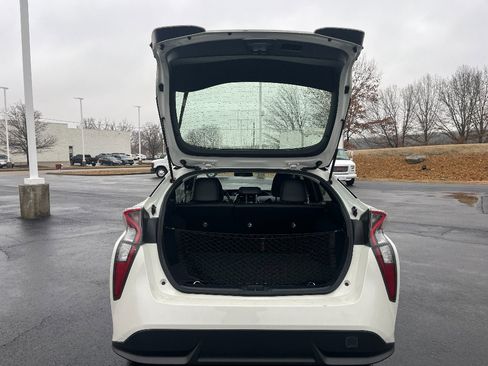 Used 2016 Toyota Prius Three Touring image 10