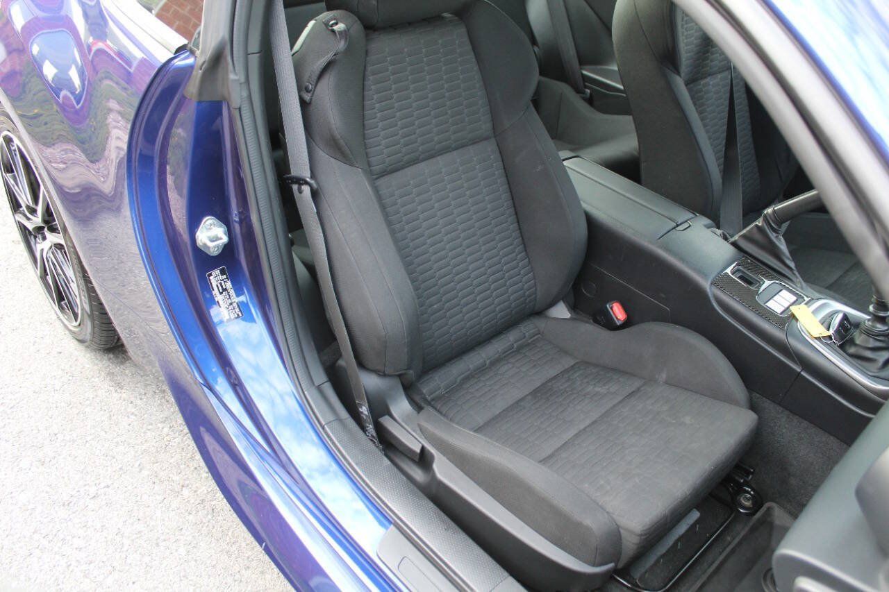 Used 2023 Toyota GR86 RWD image 12