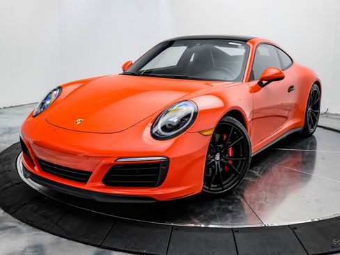 Used 2018 Porsche 911 Carrera 4S AWD/4WD image 3