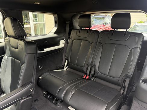Used 2023 Jeep Grand Cherokee L Overland AWD/4WD image 19
